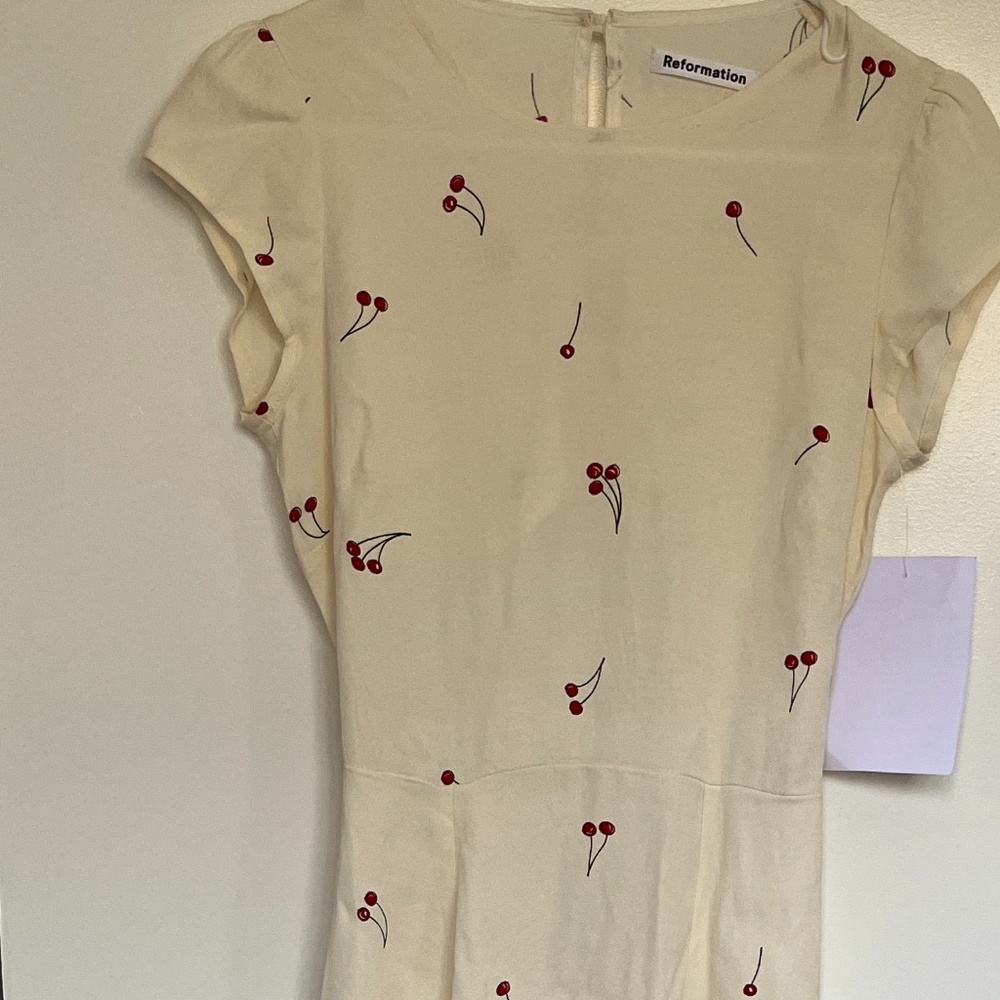 Reformation Gavin dress in Cherry print 🍒🍒🍒 size 4